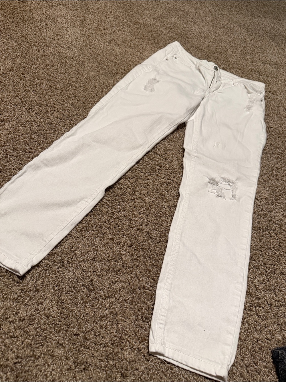 White distressed Kenzie effortless ankle mid-rise jeans (6/28) EUC!